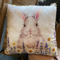 Kissen mit Hasenmotiv