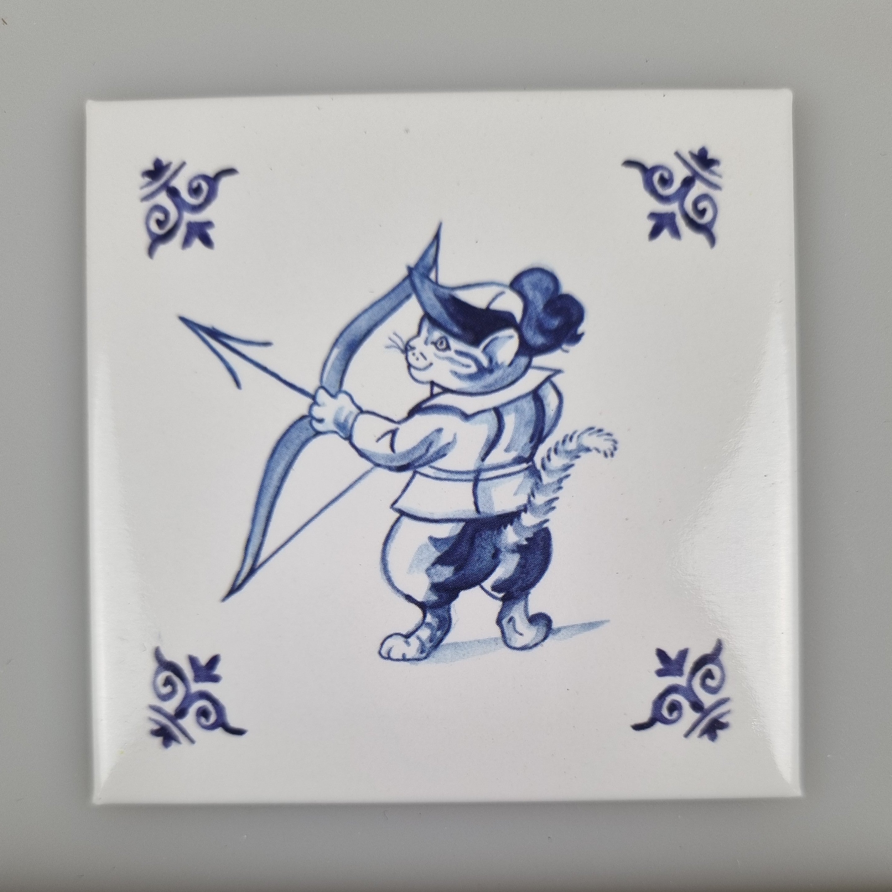 Koelkastmagneet - Kat (delfsblauw) - Boogschieten