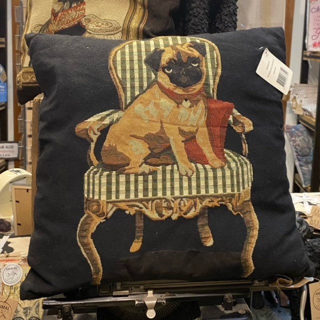 Kissen mit dekorativem Mops-Aufdruck