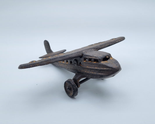 Flugzeugstatue aus Gusseisen