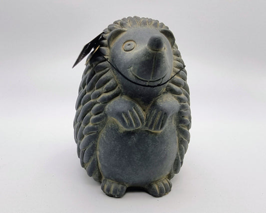 Steinstatue – stehender Igel