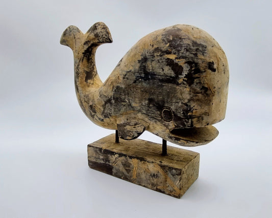 Holzstatue – Wal